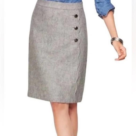 Wool blend herringbone scalloped faux wrap skirt with crested buttons Talbots - Picture 1 of 7